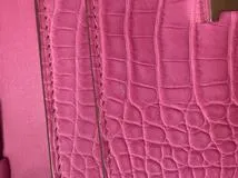 HERMES　エルメス　コンスタンス・トゥーゴー　ローズ　ショッキング　アリゲーターマット　シルバー金具　B刻印（2023年頃製造）【472】SS