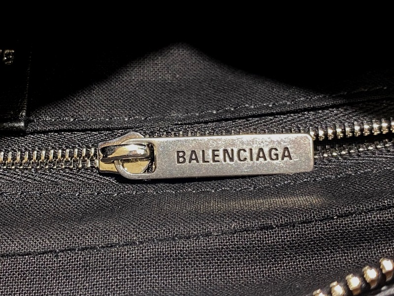 BALENCIAGA バレンシアガ BBモノグラムシグネチャーミディアム カメラ