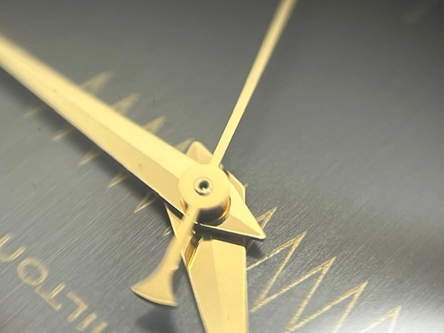 HAMILTON ハミルトン 男女兼用 クオーツ ベンチュラ 40周年記念 6250 ブラック文字盤 GP/リザード 現状販売品【472】HK