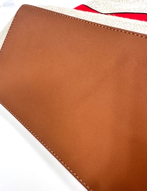 LOEWE ロエベ クロスボディバッグ ベージュ B935S76X01【472】MM