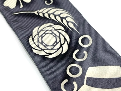 【シックで華やか♢カメリア×クローバー】CHANEL*スカーフ シックで華やか♢カメリア×クローバー】CHANEL*スカーフ