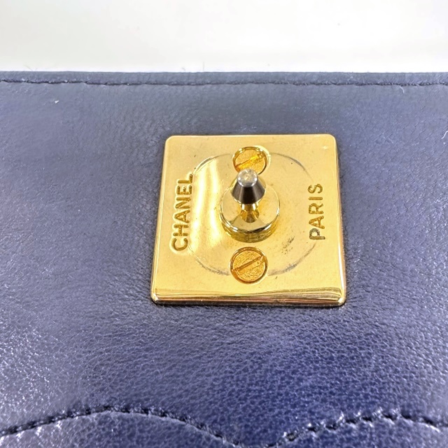 CHANEL シャネル マトラッセ プッシュロック ショルダーバッグ