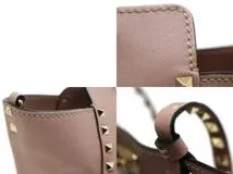 VALENTINO ヴァレンティノ ロックスタッズ　2WAYバッグ ピンクベージュ レザー 2148103688485【471】