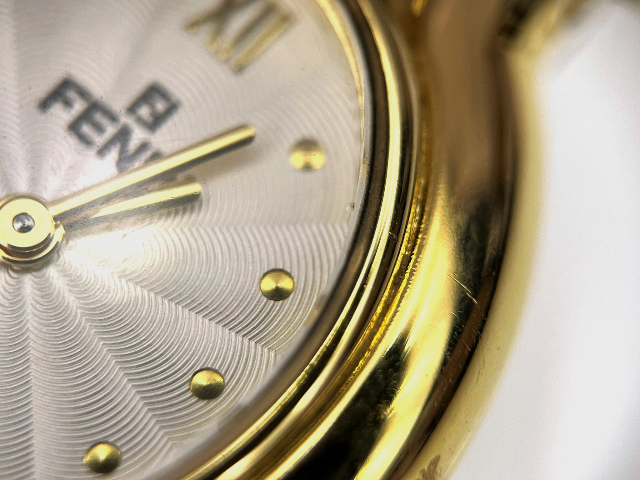 FENDI フェンディ 腕時計 チェンジベルトウォッチ 640L GP/革 シルバーギョーシェ文字盤 クォーツ【472】TS