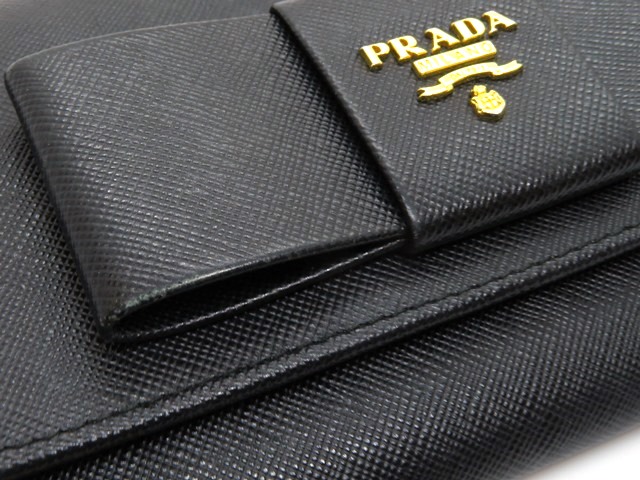 PRADA プラダ 二つ折財布 ブラック レザー サフィアーノ 1M1438