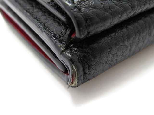 PRADA 三つ折り財布 黒 赤内装 国内発送♡PRADA♡SAFFIANO 3つ折り財布 (黒×赤) (PRADA/折りたたみ